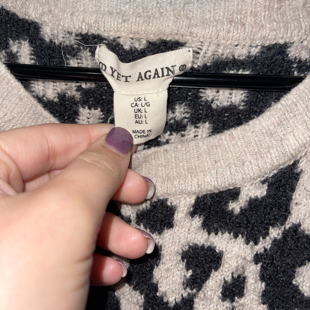 Cheetah print sweater (thick)